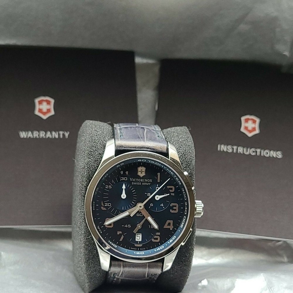 Victorinox Swiss Army Alliance Chronograph Watch 241298 $595 MSRP NEW in Box - Picture 11 of 12